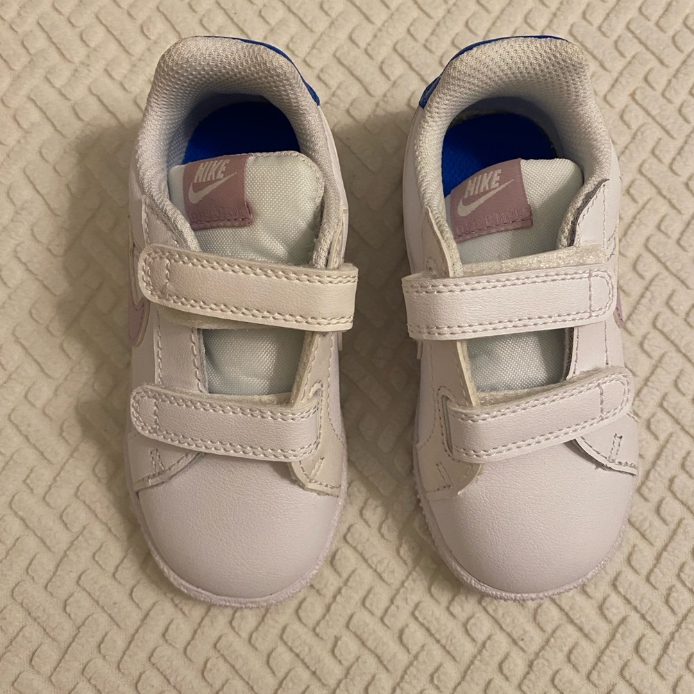 Nike Sneakers - NEW - Baby Girl Size 7c - NWOT - Picture 3 of 5